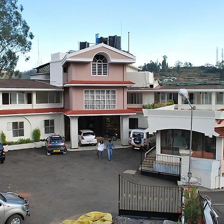 Hotel Sapphire Garden View Ooty Bagian luar foto